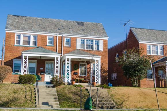 Housing on Lincoln Ave